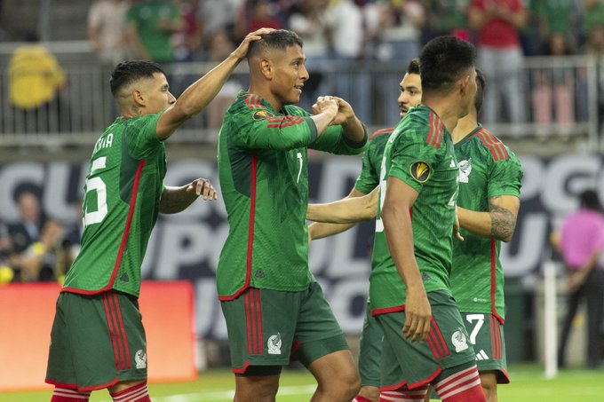 México inicia copa de oro con victoria